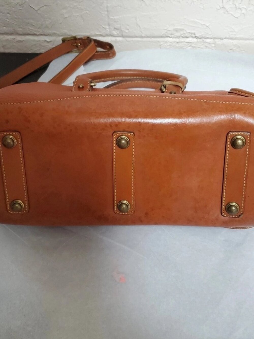 Dooney And Bourke Pebbled Leather Peanut Color Crossbody Handbag - Picture 6 of 10